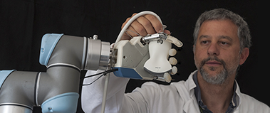 Pulse-echo test for medical imaging ultrasound probe and collaborative robot